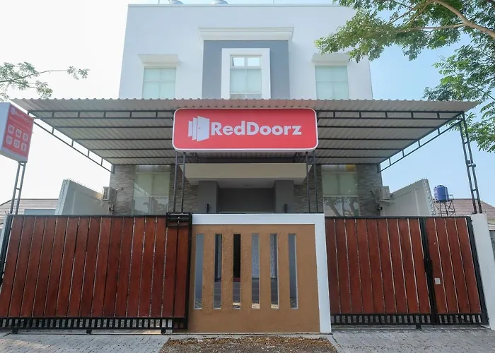 RedDoorz near Kawasan Bandara Ahmad Yani Semarang 2 Hotel