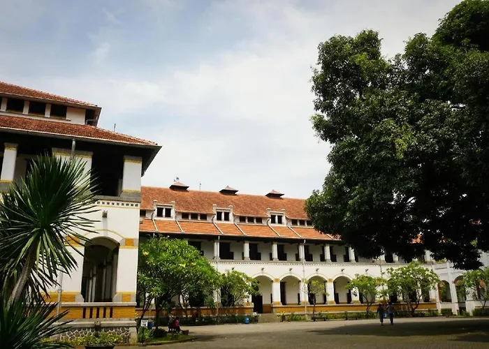 OYO 3930 Griya Loka Syariah Hotel Semarang